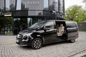 Read more about the article Private Transfer from CDG Airport to Montmartre: The Guide to Stress-Free Paris Arrivals
